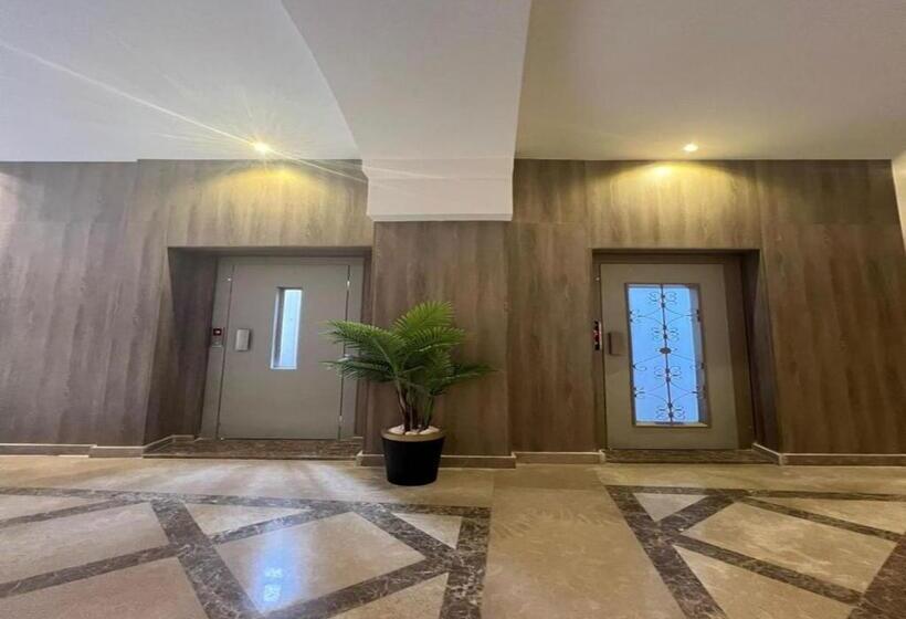 هاستل Rotana Palace Suites