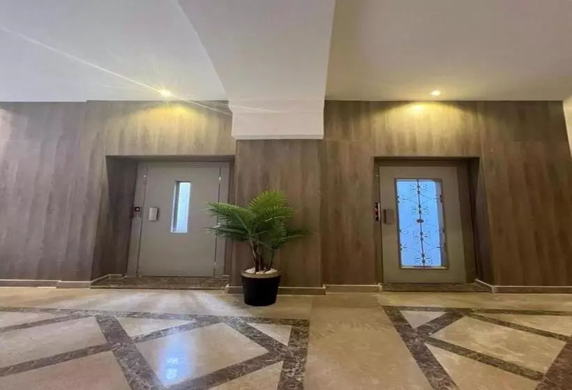 هاستل Rotana Palace Suites