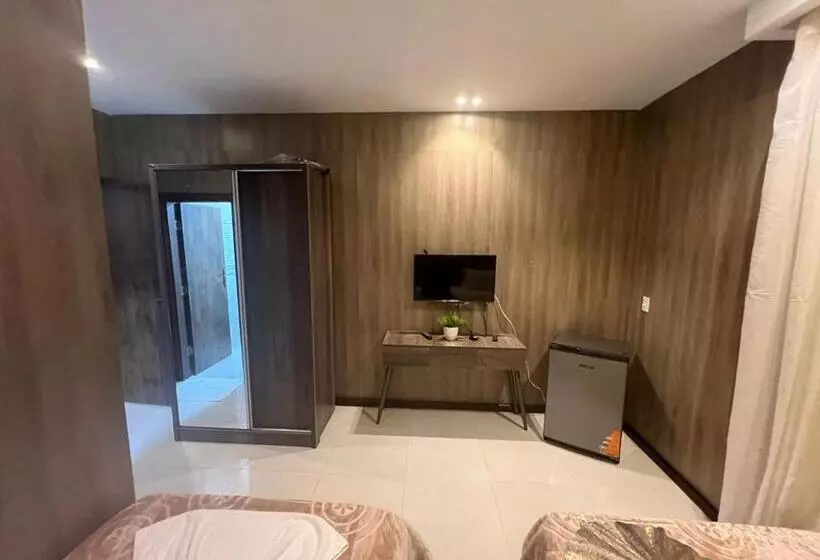 هاستل Rotana Palace Suites