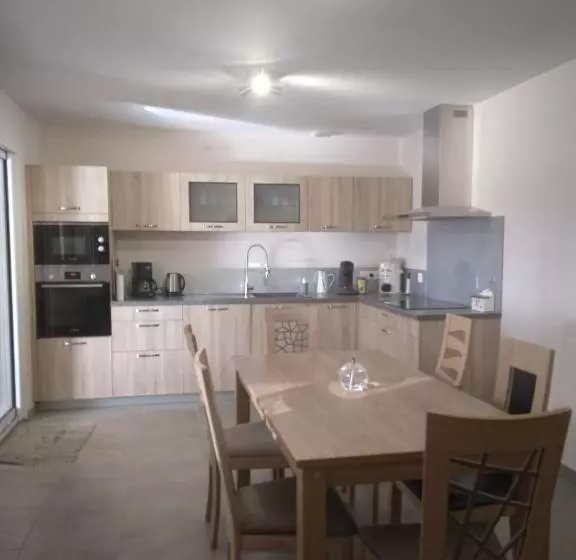 Aamiaismajoitus (B&B) Chez Nelly