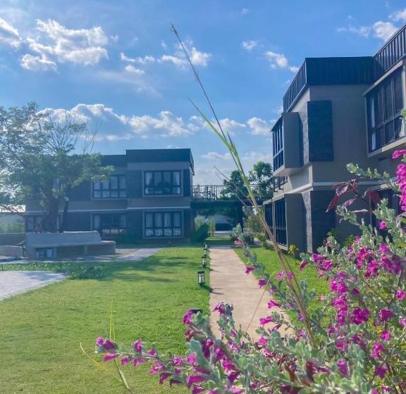 فندق ประทายบุรี โฮเทล แอนด์ รีสอร์ท