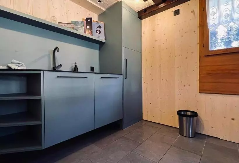 Hotelli Alpina Einhorn   Self Check In