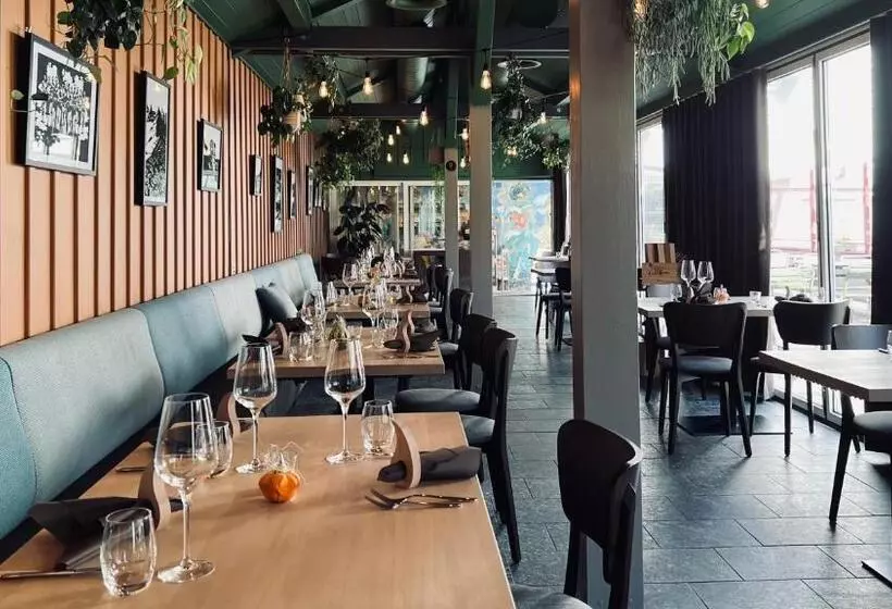 Hotelli Alpina Einhorn   Self Check In