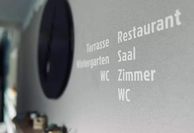 Hotelli Alpina Einhorn   Self Check In