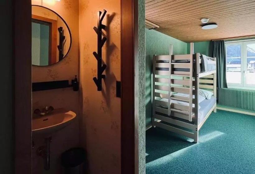 Hotelli Alpina Einhorn   Self Check In