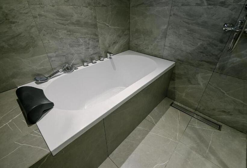 בית מלון כפרי Ardenhills Suites