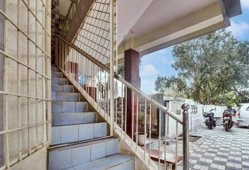 Hotelli Collection O Sri Shanthi Residency