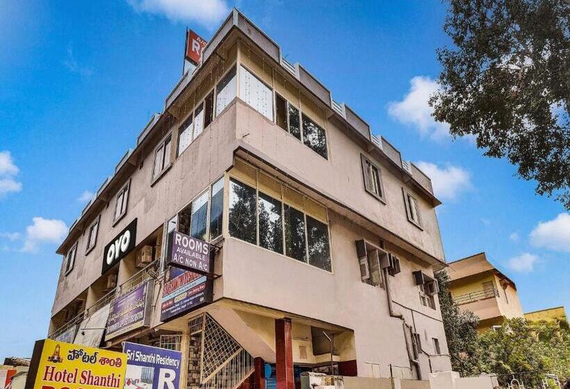 Hotelli Collection O Sri Shanthi Residency