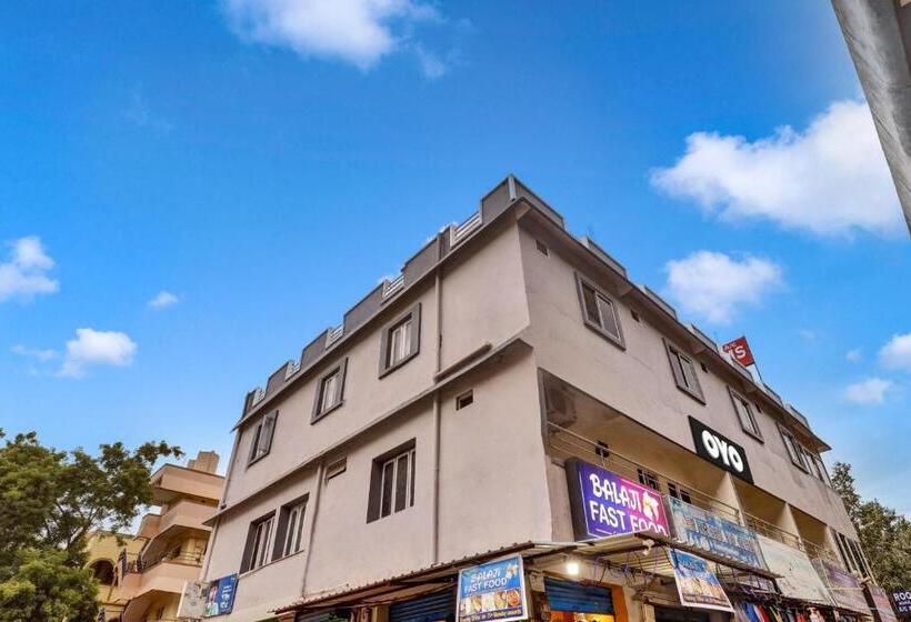 Hotelli Collection O Sri Shanthi Residency