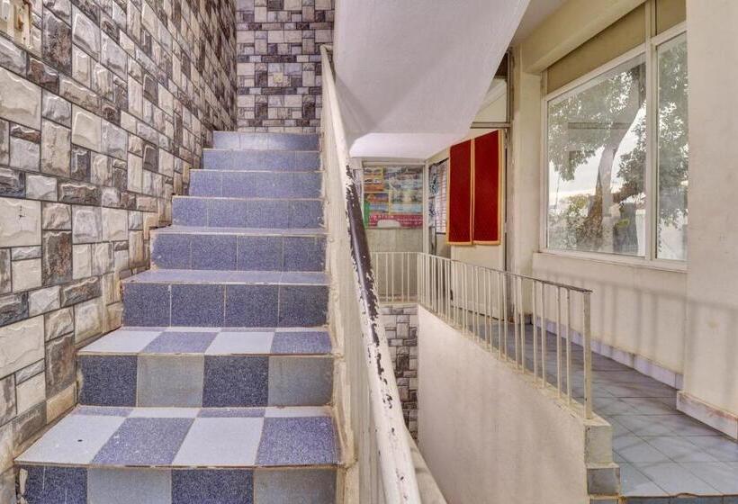 Hotelli Collection O Sri Shanthi Residency