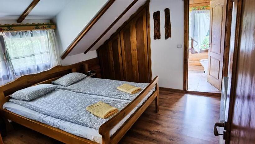 پانسیون Casa De Sub Sipote