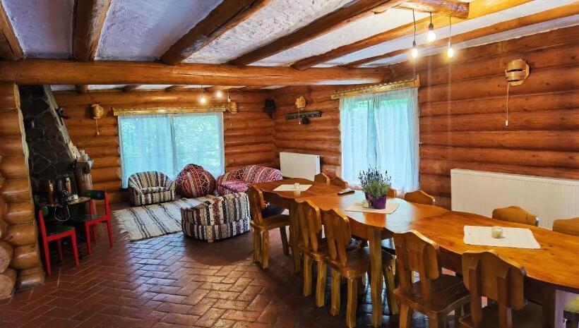 پانسیون Casa De Sub Sipote