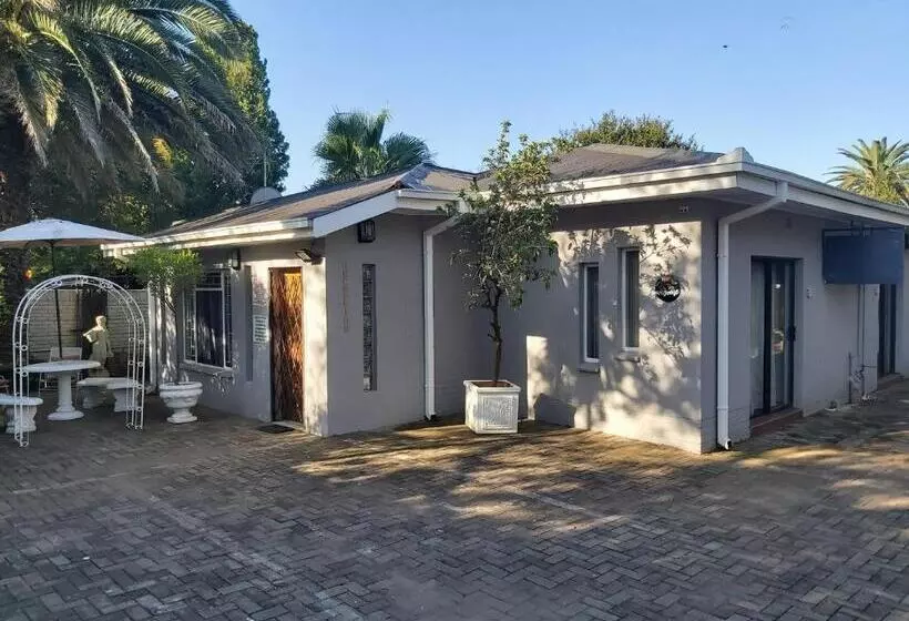 Majatalo Day Zha Voux Guesthouse