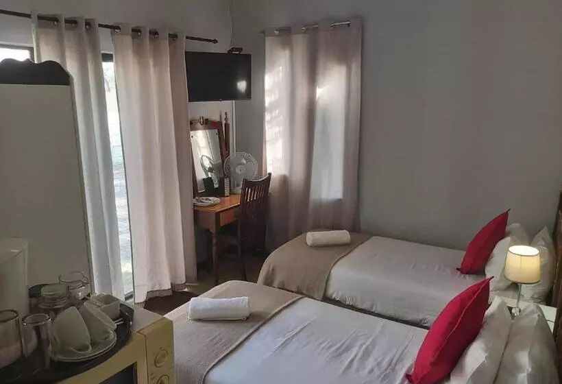 Majatalo Day Zha Voux Guesthouse