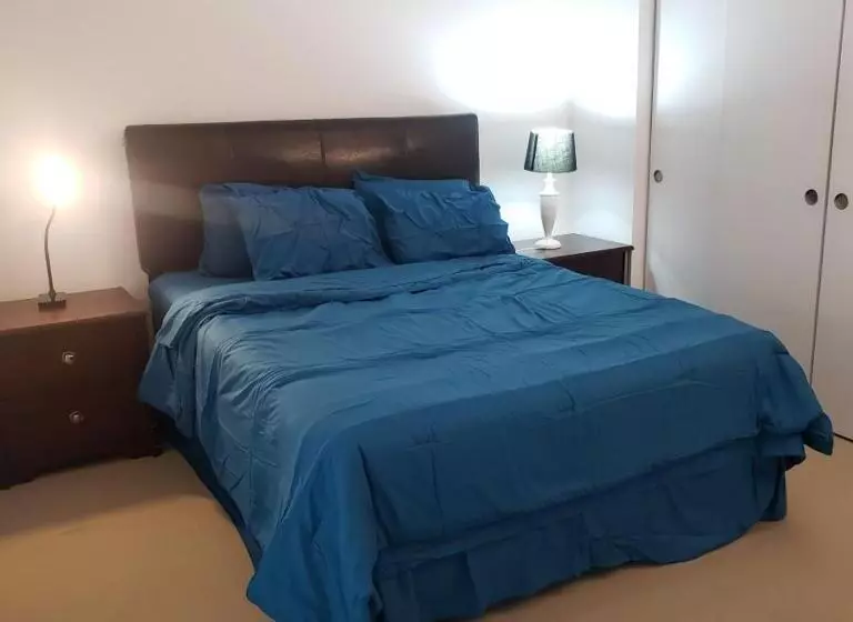 ペンション Lovely Guest Entire Apartment Minutes From Ottawa Airport