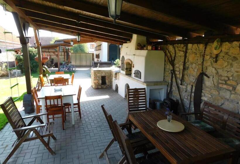 Pensão Penzión Záruby