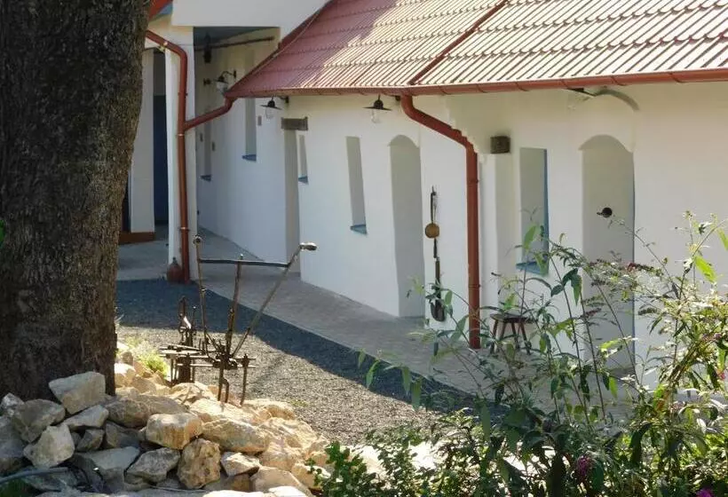 Majatalo Penzión Záruby