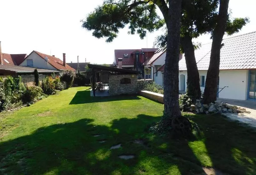 Majatalo Penzión Záruby