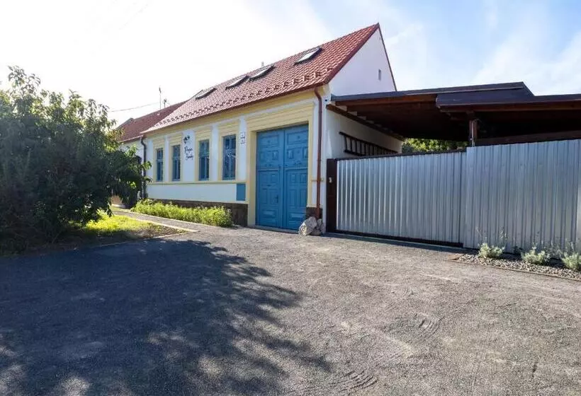 Majatalo Penzión Záruby