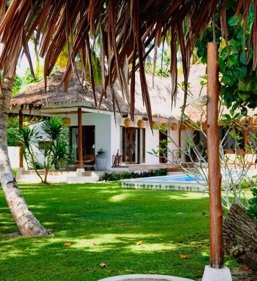 Majatalo Villa Onu Mentawai   Private Rooms