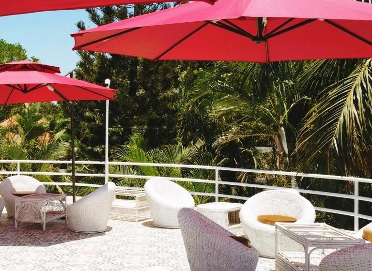 渡假胜地 Sashas Holiday Village