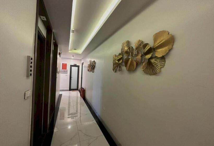 هتل Capital O 1194 Bee