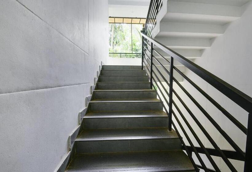 בית מלון כפרי Collection O 81284 Deluxe Residency