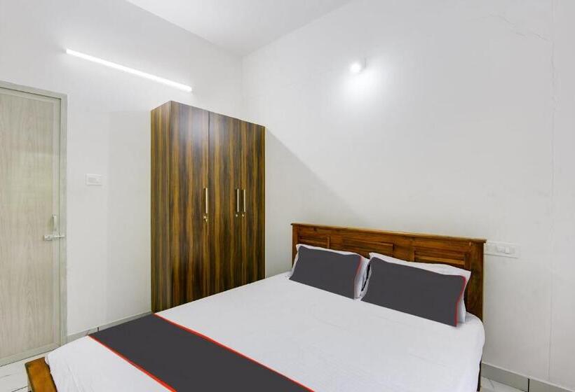 בית מלון כפרי Collection O 81284 Deluxe Residency