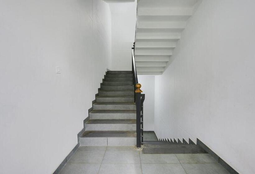 בית מלון כפרי Collection O 81284 Deluxe Residency