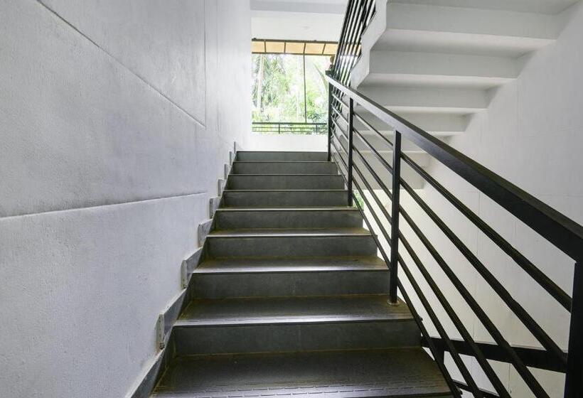 בית מלון כפרי Collection O 81284 Deluxe Residency