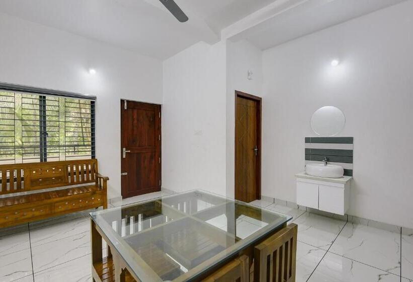 בית מלון כפרי Collection O 81284 Deluxe Residency