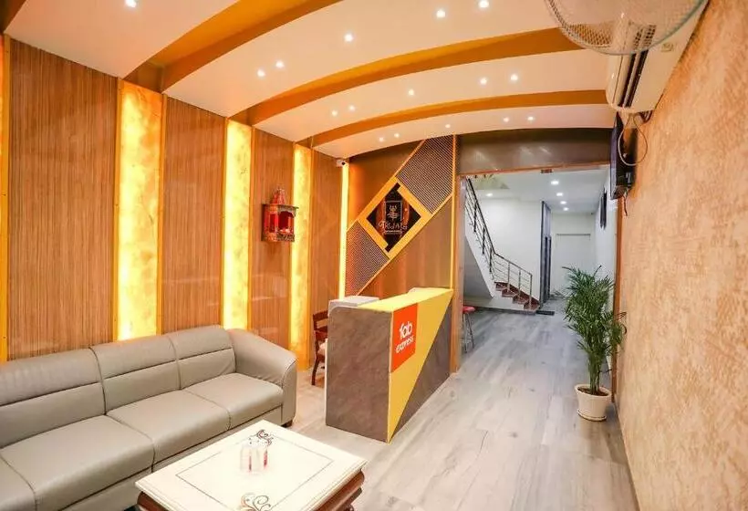 هتل Fabexpress Trijal Inn