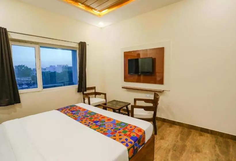 هتل Fabexpress Trijal Inn