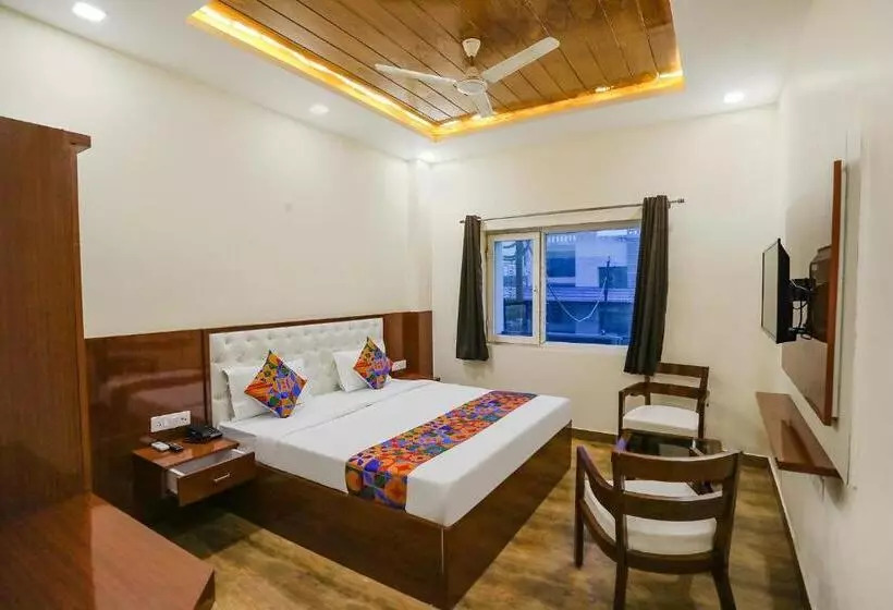 هتل Fabexpress Trijal Inn