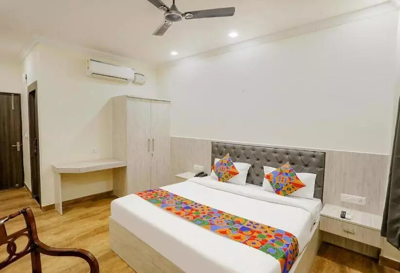 هتل Fabexpress Trijal Inn