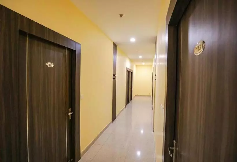 هتل Fabexpress Trijal Inn