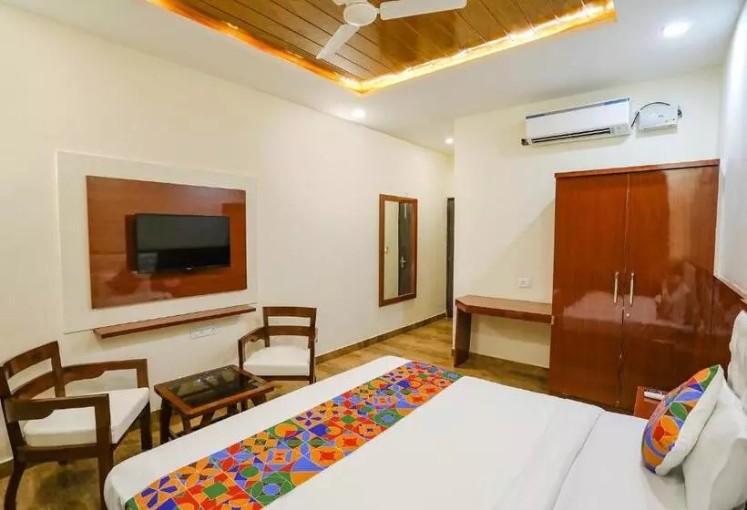 هتل Fabexpress Trijal Inn