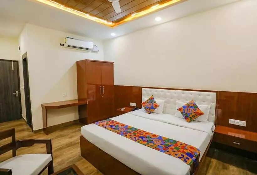 هتل Fabexpress Trijal Inn