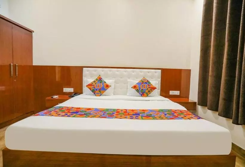 هتل Fabexpress Trijal Inn