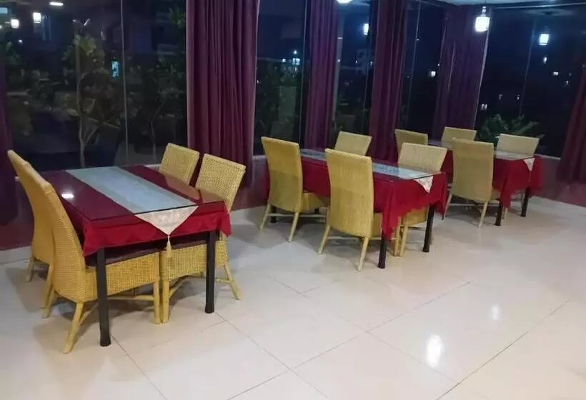 هتل Gr Meet & Greet