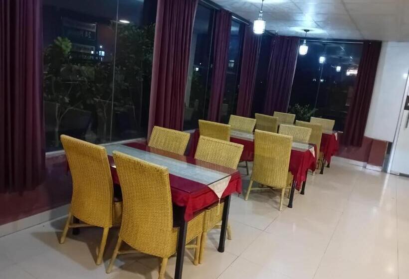 هتل Gr Meet & Greet