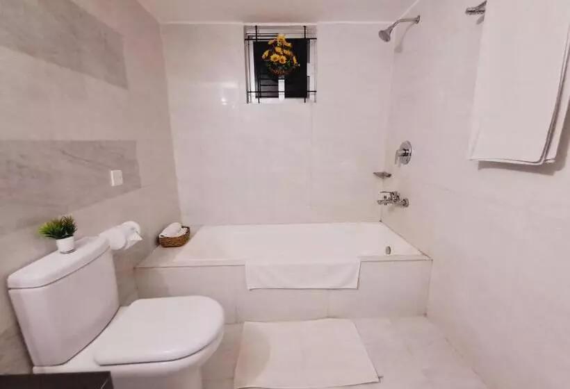 هتل Gr Meet & Greet