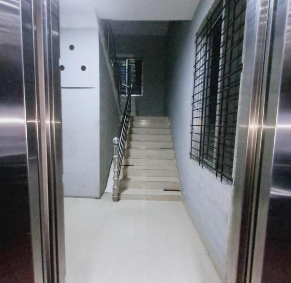 هتل Gr Meet & Greet