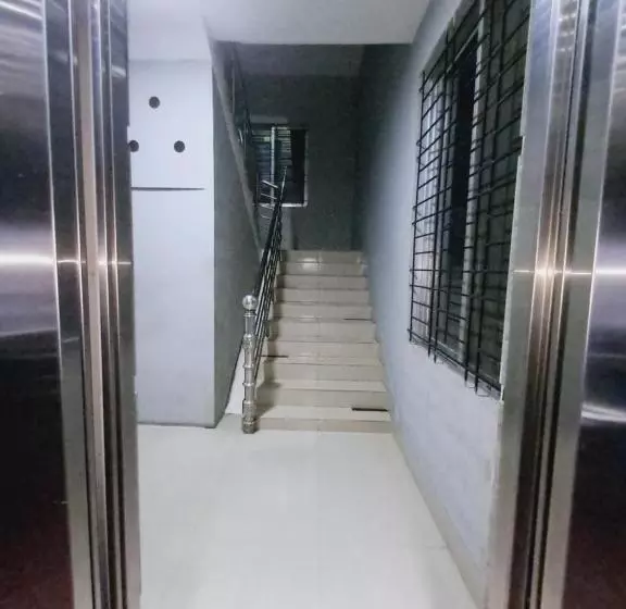 هتل Gr Meet & Greet