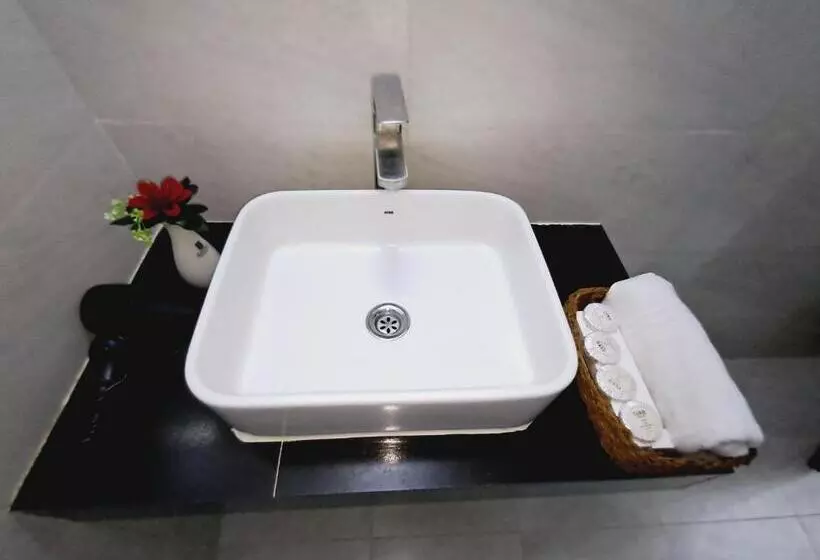 هتل Gr Meet & Greet