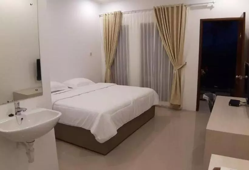 هتل Kirai House Pantai Madasari Beach Front View