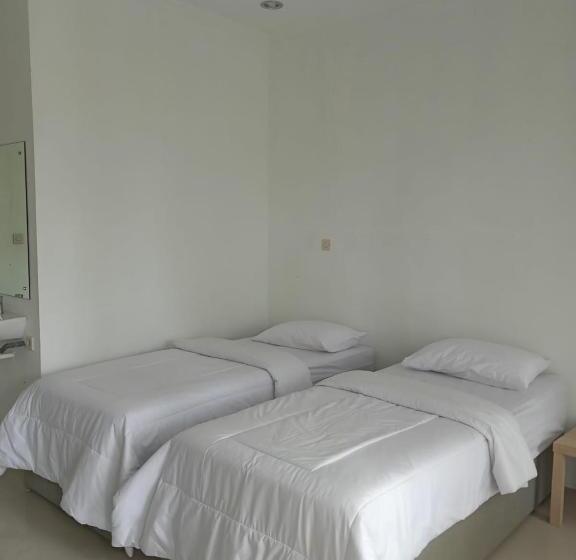 בית מלון כפרי Kirai House Pantai Madasari Beach Front View