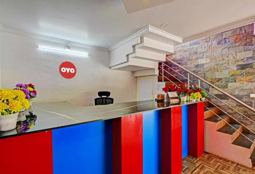 ホテル Oyo Flagship Yayaz Castle