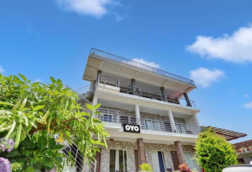 Отель Oyo Lawendra Home Stay