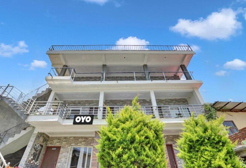 Отель Oyo Lawendra Home Stay